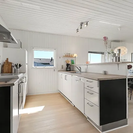 Strandnaer Luksus Og Aegte Ferieidyl I Vejlby Klit Sj165 Harboør